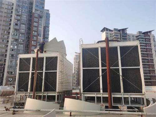 密閉式冷卻塔中填料和盤管的布置形式(冷卻塔填料面積的選擇)